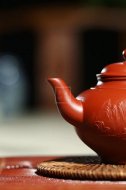 《山水笑櫻（泥繪）》宜興紫砂壺工藝美術(shù)師茶具頂級(jí)大紅袍笑櫻
