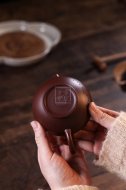 《宮燈》宜興紫砂壺名師實(shí)力派名家手工紫朱泥金絲西施泡茶壺