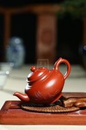 《山水笑櫻（泥繪）》宜興紫砂壺工藝美術(shù)師茶具頂級(jí)大紅袍笑櫻