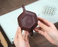 泉眼無聲惜細(xì)流，樹蔭照水愛晴柔。