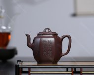 泉眼無聲惜細(xì)流，樹蔭照水愛晴柔。