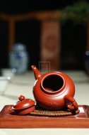 《山水笑櫻（泥繪）》宜興紫砂壺工藝美術(shù)師茶具頂級(jí)大紅袍笑櫻