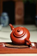 《山水笑櫻（泥繪）》宜興紫砂壺工藝美術(shù)師茶具頂級(jí)大紅袍笑櫻